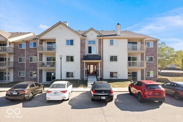 $249,900 | 12515 Timber Creek Drive, Unit 1, Carmel, IN 46032