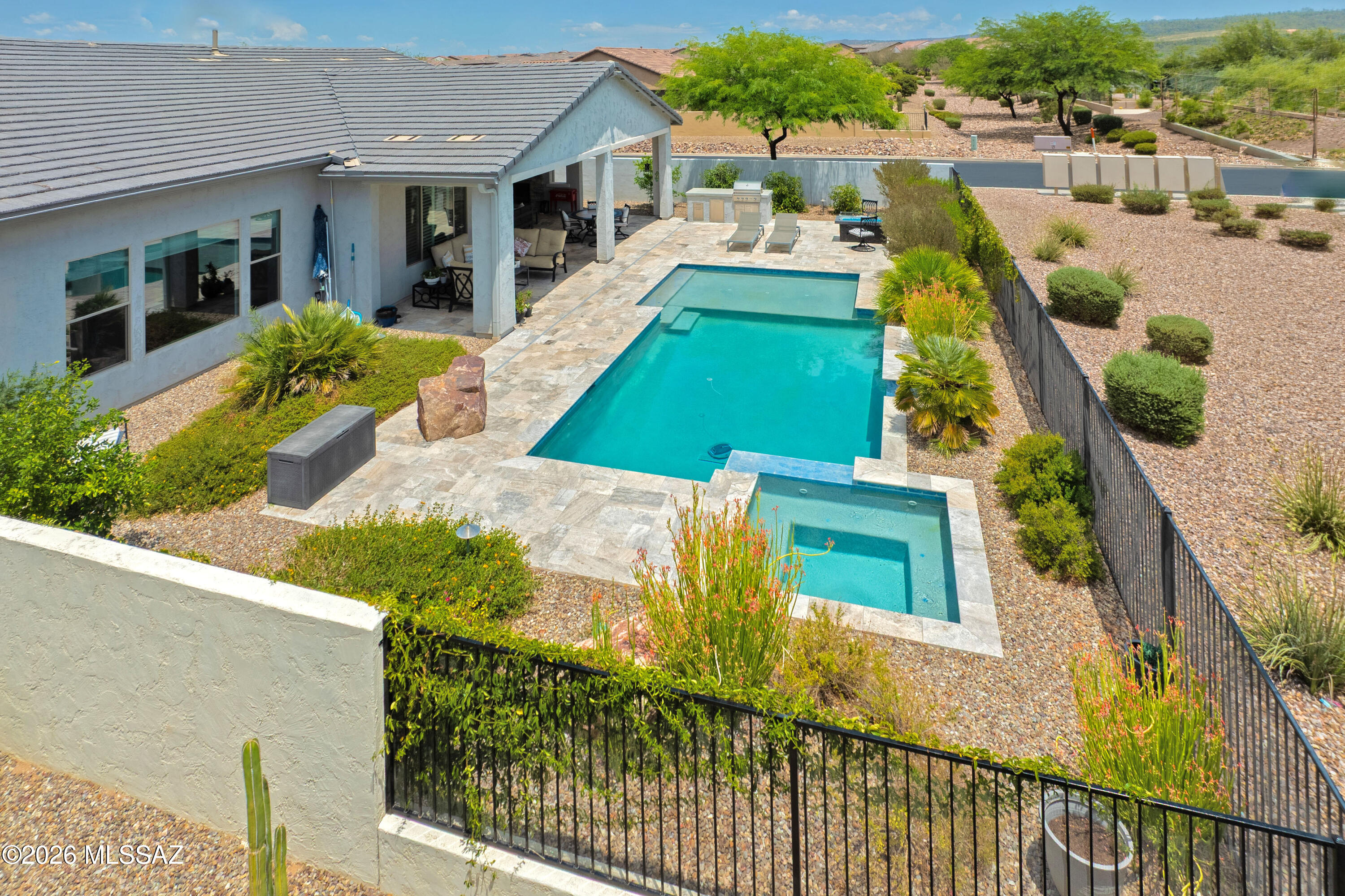 61827 East Quartzite Road Oracle, AZ 85623 - Photo 33 of 50 Pool, Spa, and Lounging Platform
