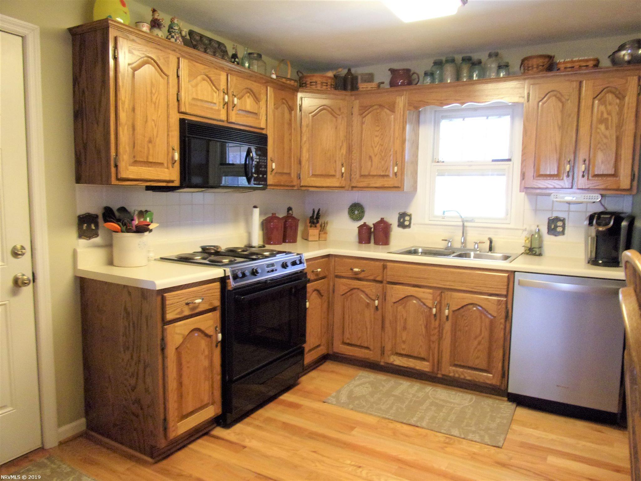 804 Fort Branch Road Pearisburg, VA 24134 - Photo 8 of 104 Gallery Image 8