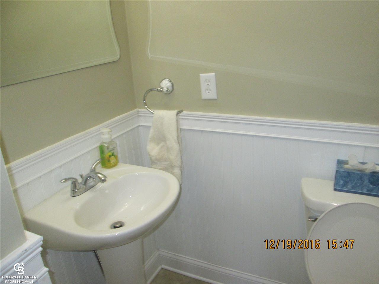 355 North Bailey Street Romeo, MI 48065 - Photo 39 of 47 31309688-38.JPG