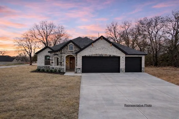 $399,990 | 113 Bitsy, Boyd, TX 76023