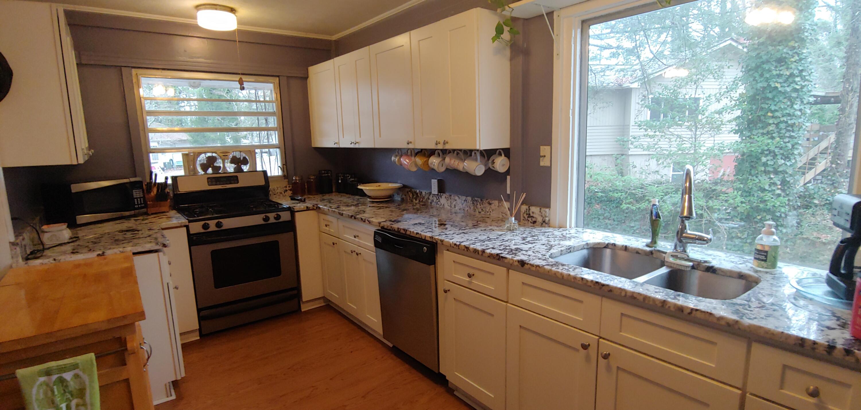 76 Outer Drive Oak Ridge, TN 37830 - Photo 7 of 23 0228211542_HDR