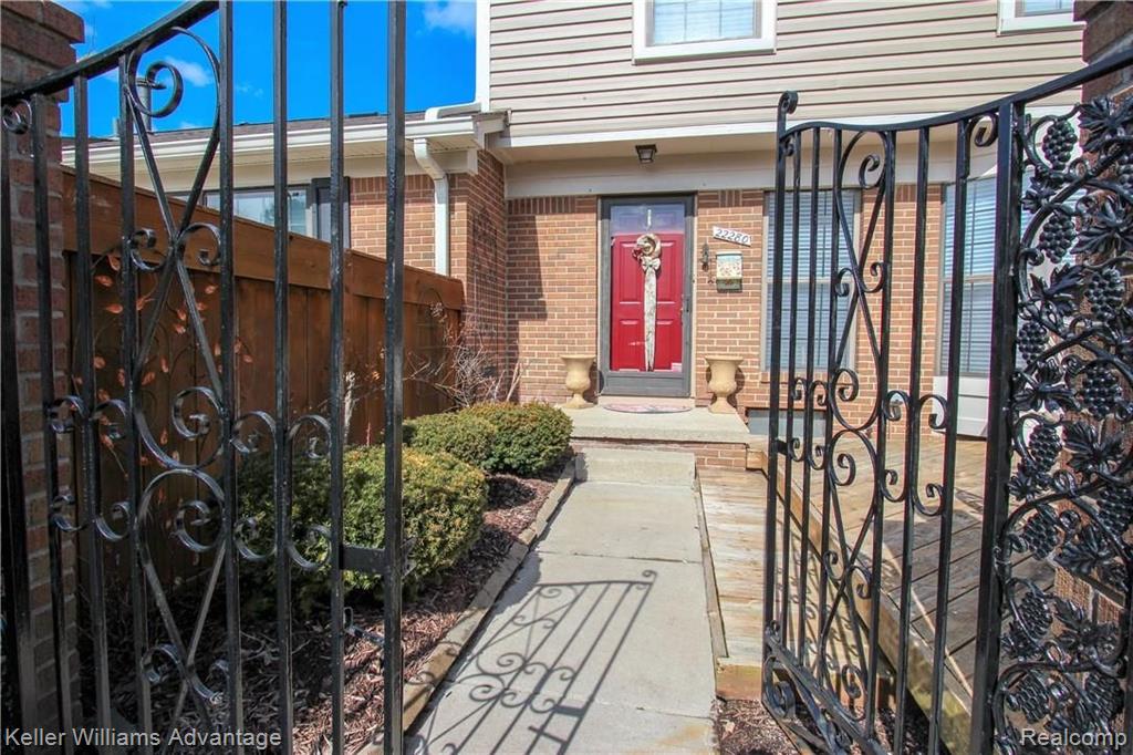 22280 Edgewater Novi, MI 48375 - Photo 2 of 20