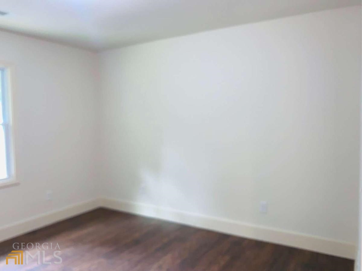 364 Brooks Avenue Southwest Atlanta, GA 30310 - Photo 13 of 21 a room