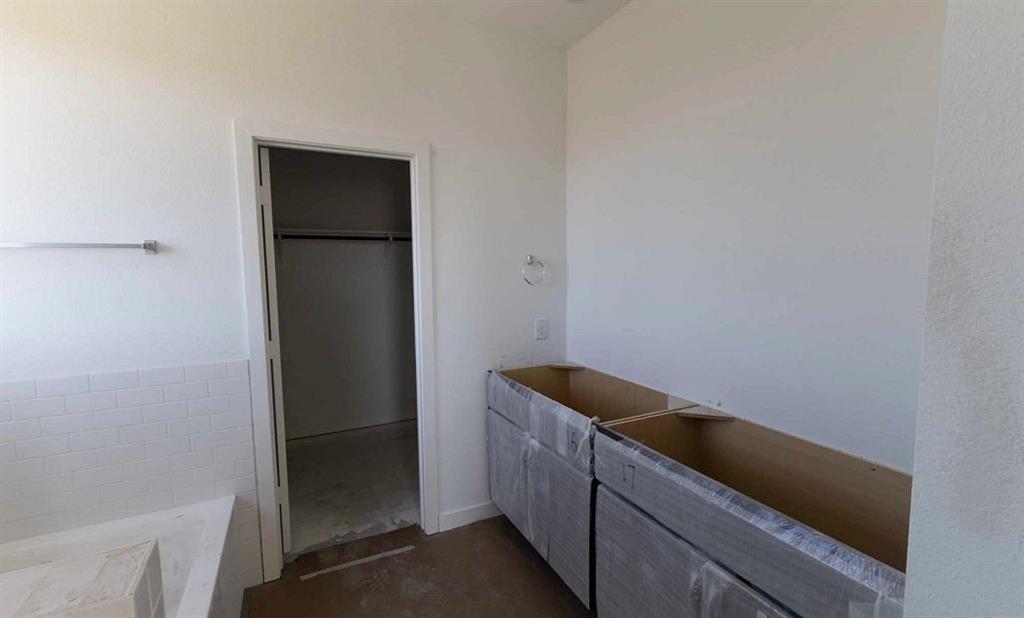 1005 Colgate Circle Princeton, TX 75407 - Photo 14 of 40 a utility room with dryer and washer