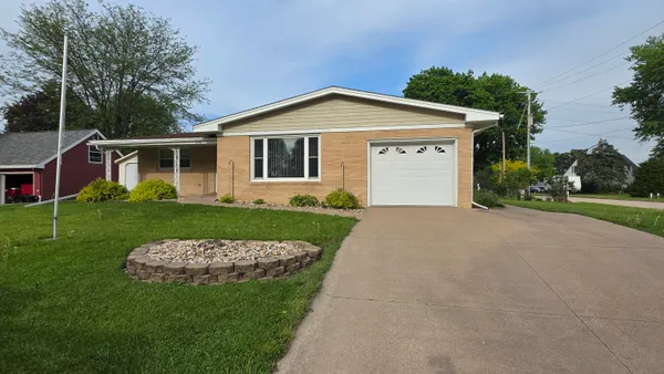$205,000 | 350 South Taylor Street, Lancaster, WI 53813