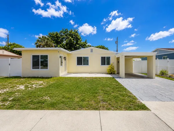 $3,650 | 2016 Kenwood Road, West Palm Beach, FL 33409