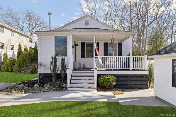 $505,000 | 11 6th Street, Wading River, NY 11792