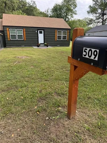 $115,000 | 509 Waverly Way, Coffeyville, KS 67337