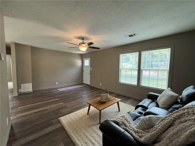 $115,000 | 509 Waverly Way, Coffeyville, KS 67337