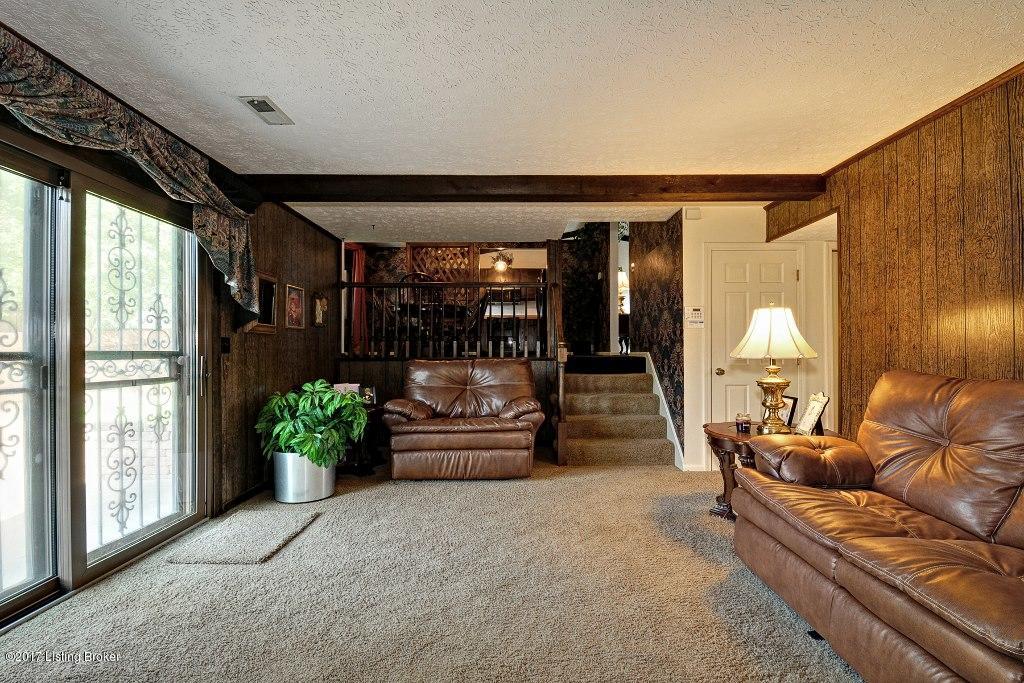 8201 Rochelle Road Louisville, KY 40228 - Photo 10 of 28 Rochelle Dr by CWD 010 (1024x683)