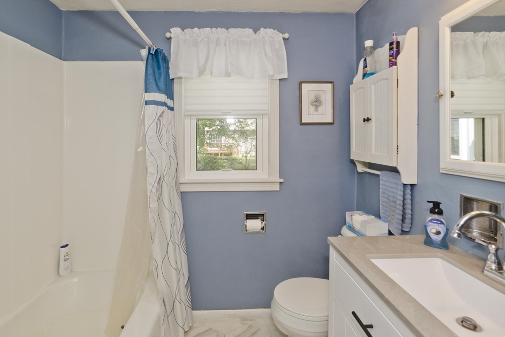 135 Prentice Street Springfield, MA 01104 - Photo 19 of 34 Gallery Image 19
