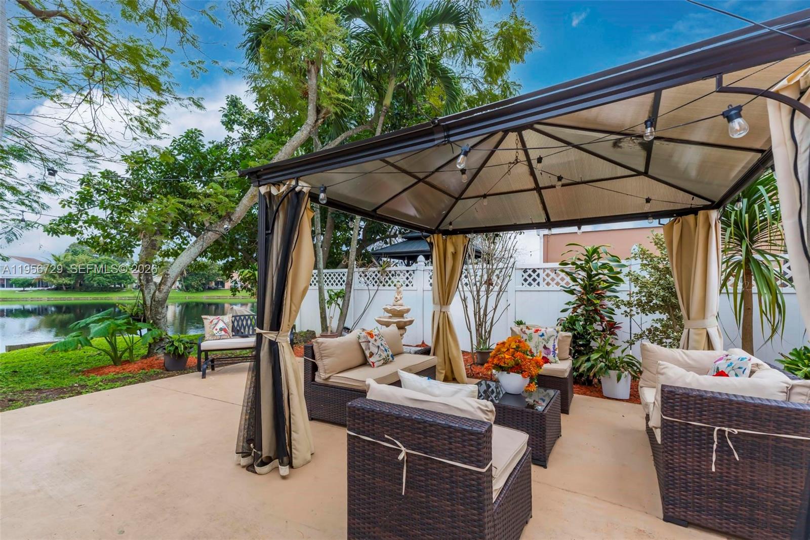 3431 Java Plum Avenue Miramar, FL 33025 - Photo 2 of 25