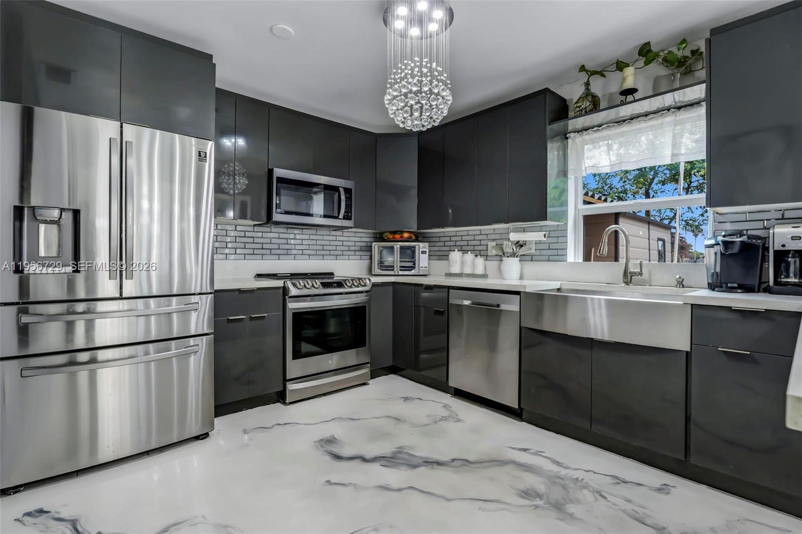 3431 Java Plum Avenue Miramar, FL 33025 - Photo 4 of 25