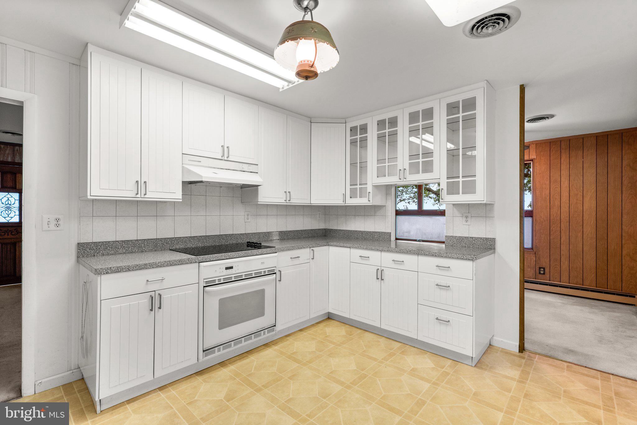 802 Kentmorr Road Stevensville, MD 21666 - Photo 25 of 62 Ample Counterspace/Cooktop & Vent