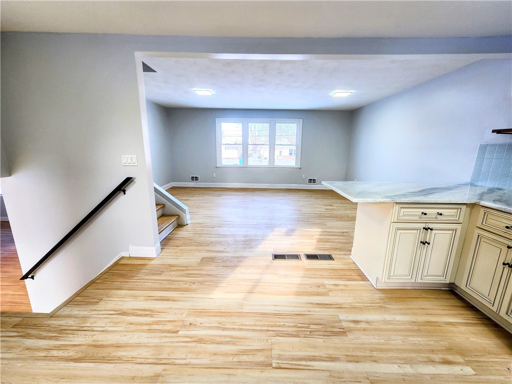 2525 Lyell Road Gates, NY 14606 - Photo 20 of 35