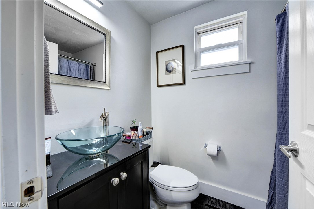 10529 Baltic Road Cleveland, OH 44102 - Photo 17 of 35 Gallery Image 17