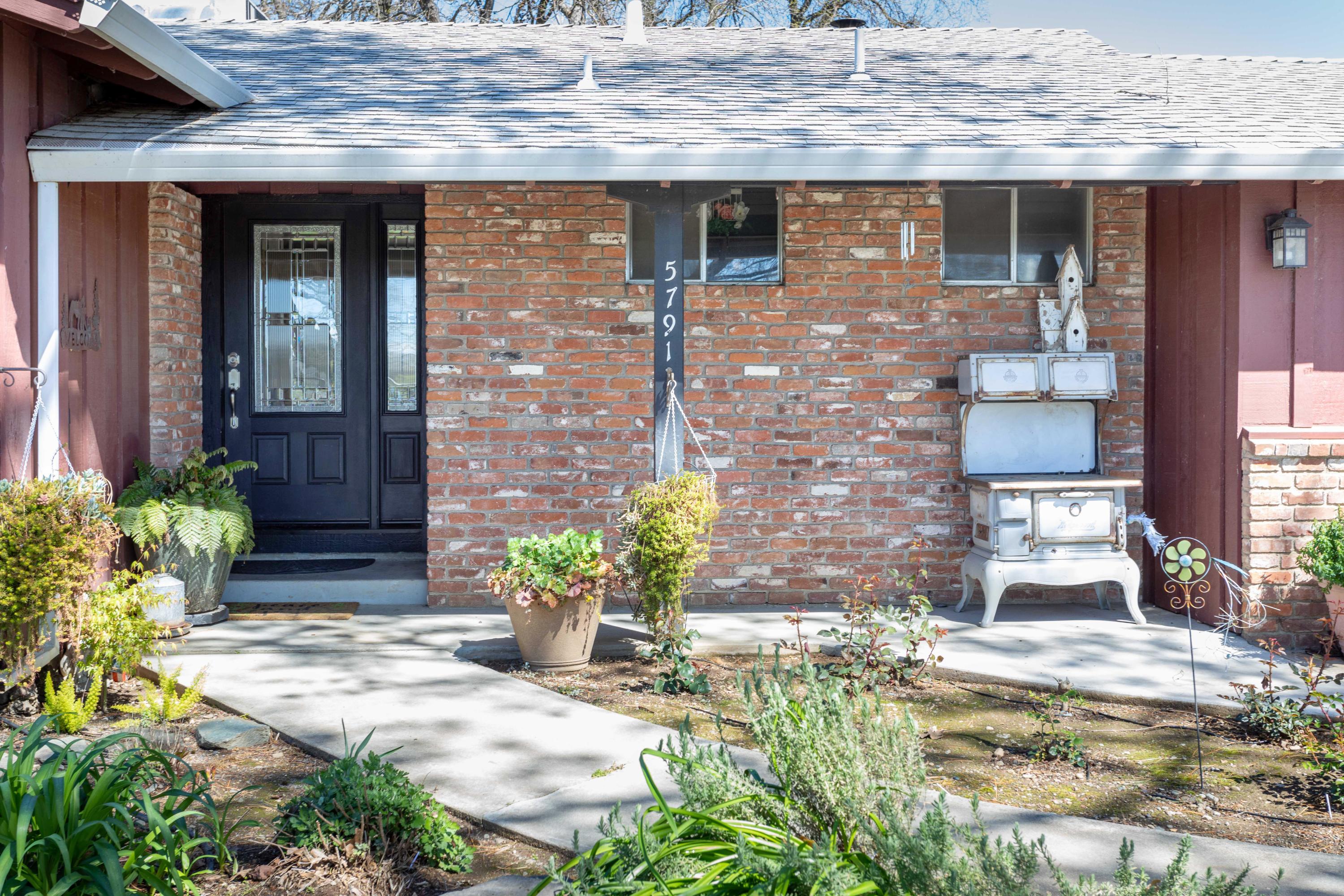 5791 Balls Ferry Road Anderson, CA 96007 - Photo 3 of 49 254A1209