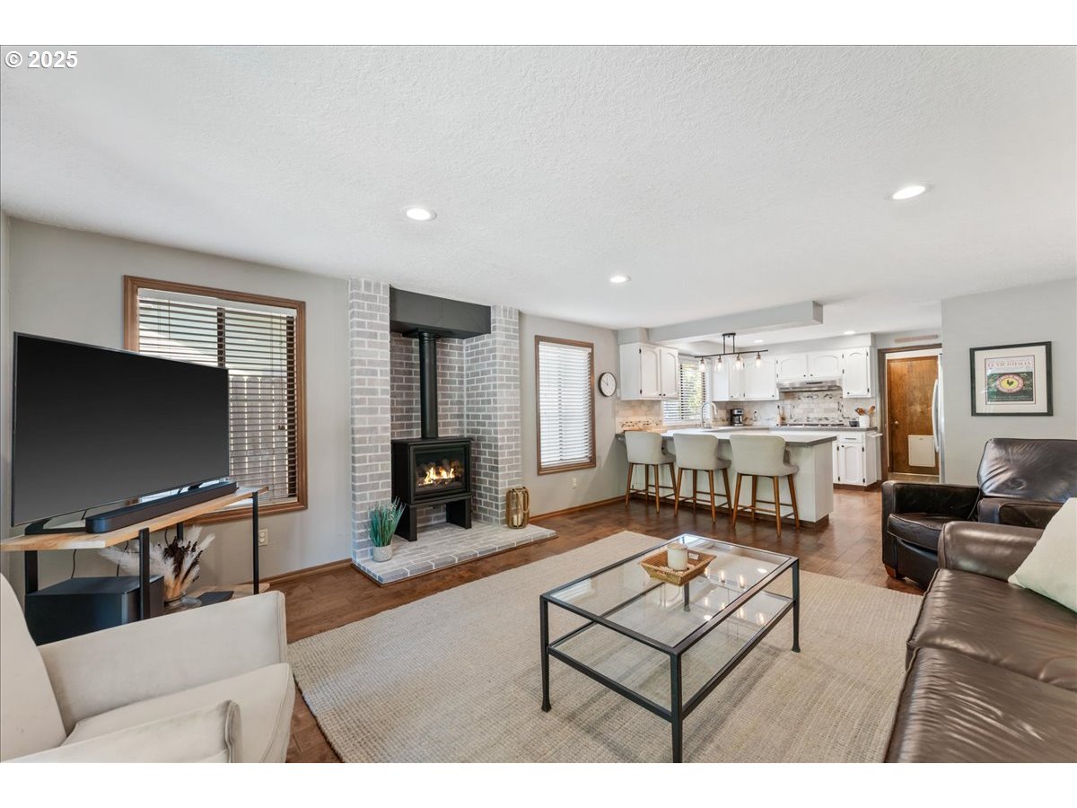 17349 Southwest Rivendell Drive Portland, OR 97224 - Photo 16 of 47 Gallery Image 16