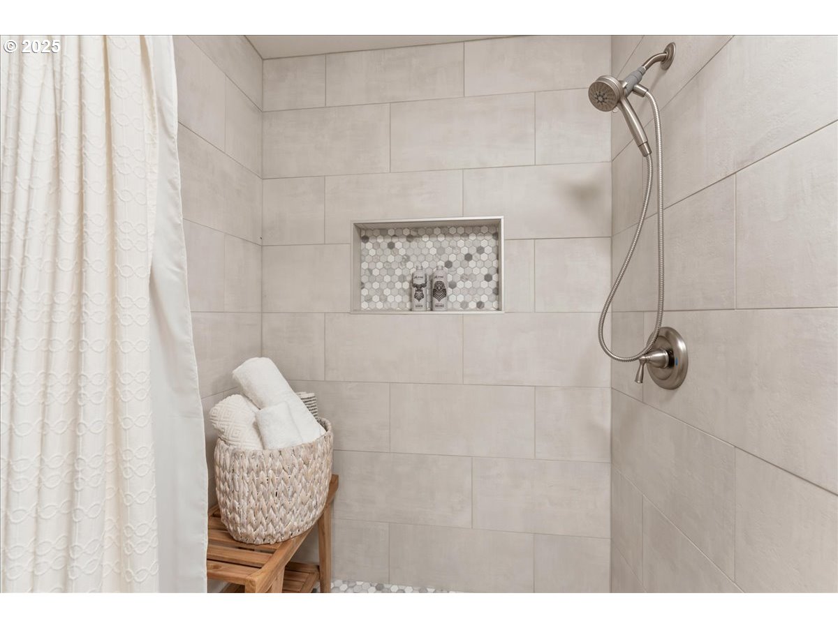 17349 Southwest Rivendell Drive Portland, OR 97224 - Photo 27 of 47 Gallery Image 27