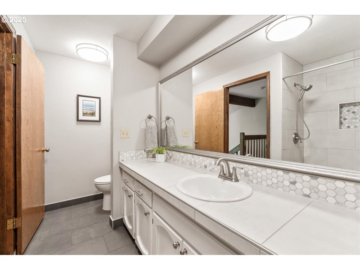 17349 Southwest Rivendell Drive Portland, OR 97224 - Photo 28 of 47 Gallery Image 28