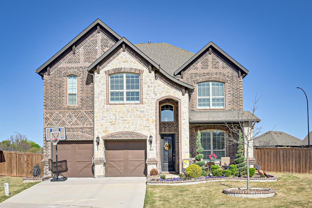 2829 Twin Ridge Drive Arlington, TX 76001 - Photo 1 of 1