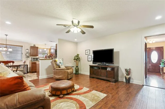 $345,000 | 3013 Kentucky Avenue, Kenner, LA 70065