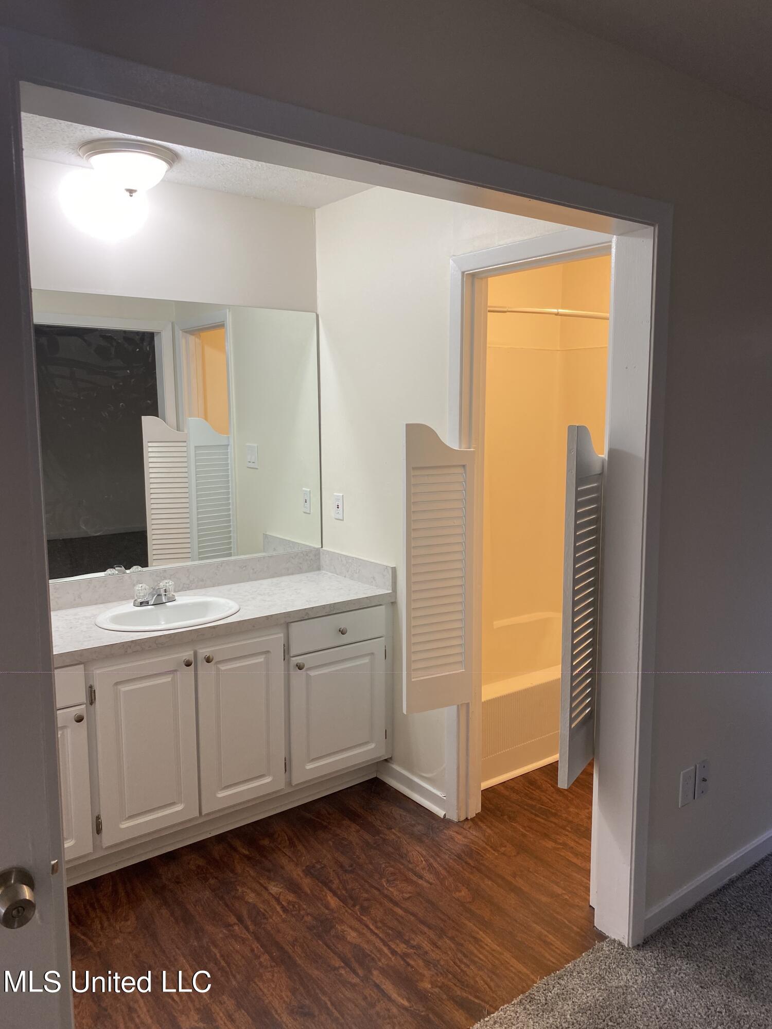 5646 Ridgewood Road Jackson, MS 39211 - Photo 5 of 8 IMG_1686