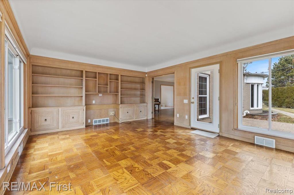 754 Shelden Road Grosse Pointe Shores, MI 48236 - Photo 21 of 44