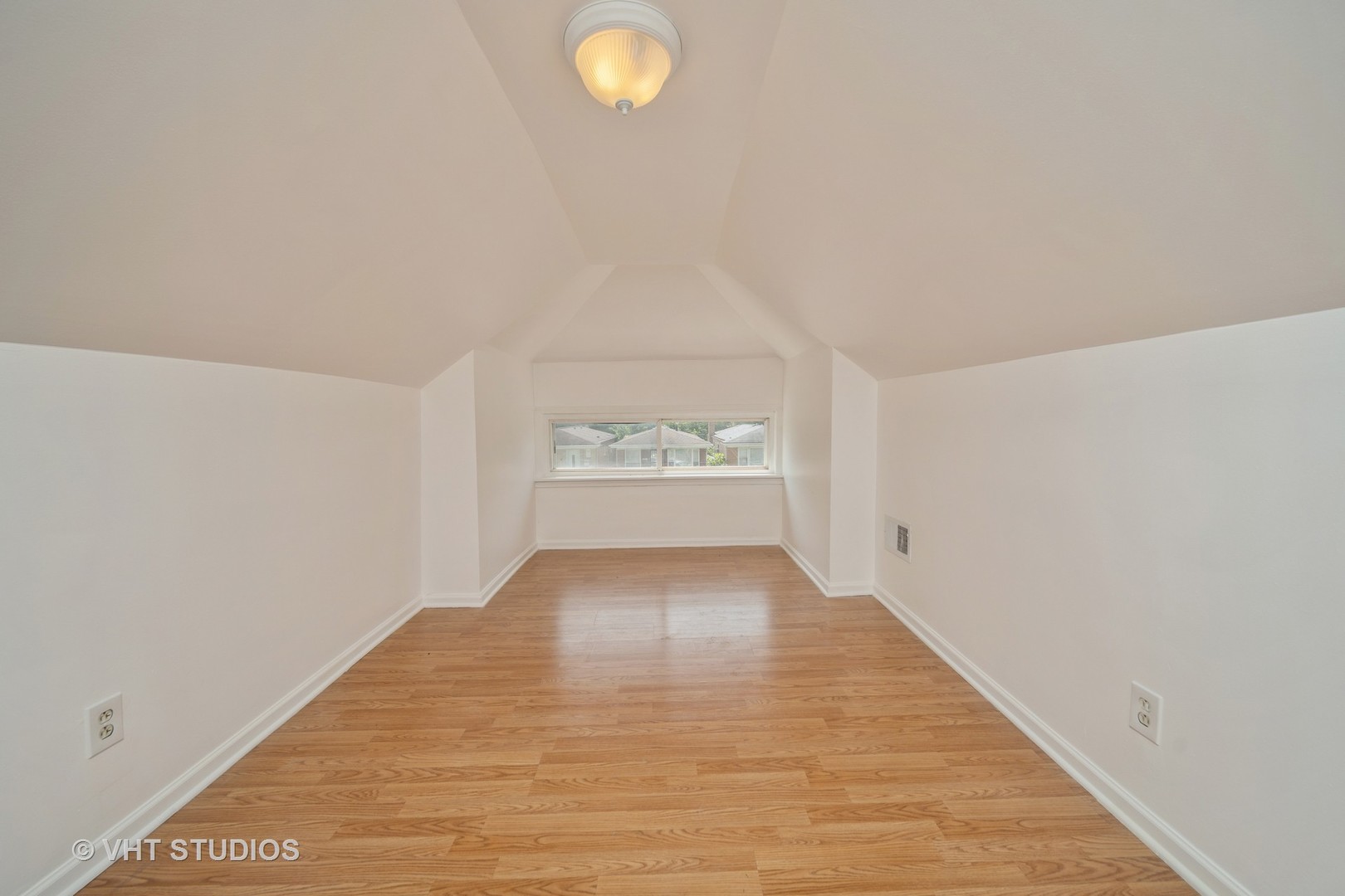 552 East 91st Place Chicago, IL 60619 - Photo 11 of 17 a view of an empty room