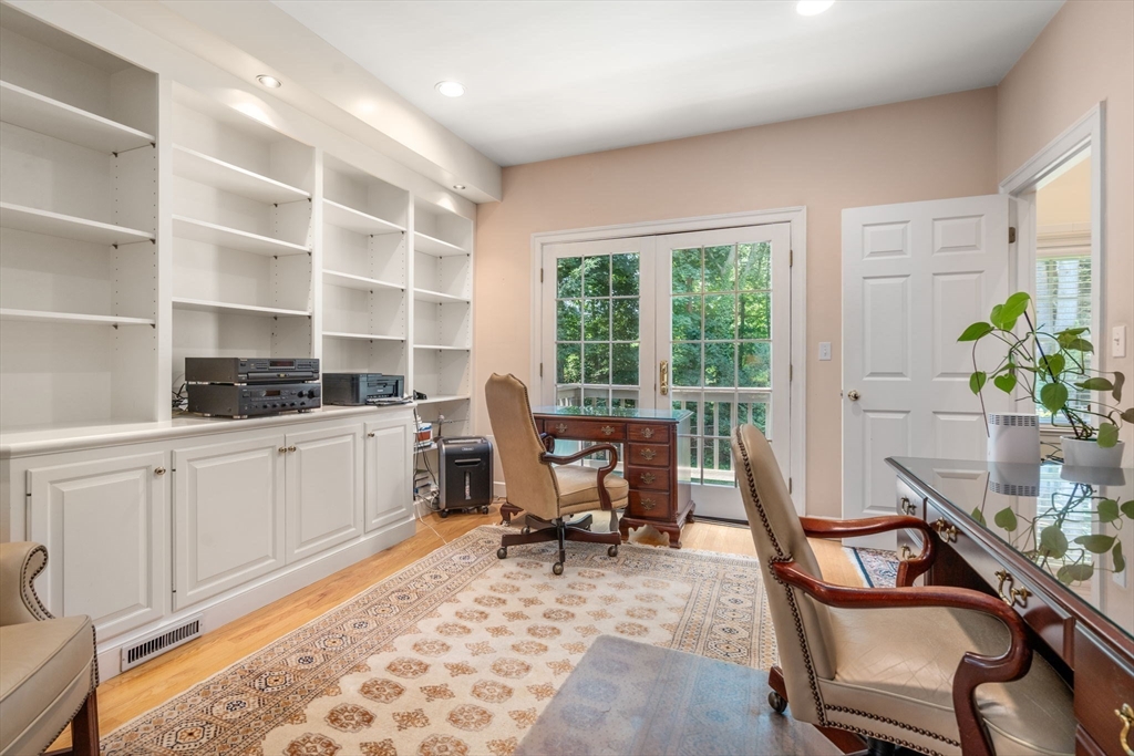 38 Upwey Road Wellesley, MA 02481 - Photo 7 of 40