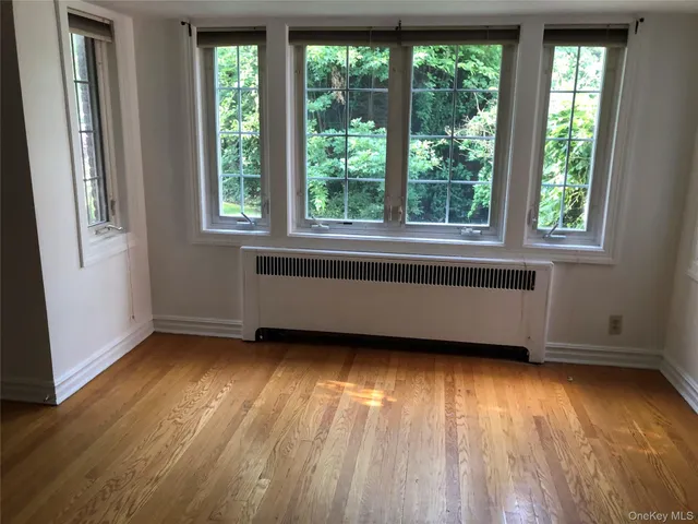 $2,570,000 | 81-77 Utopia Parkway | Jamaica Estates