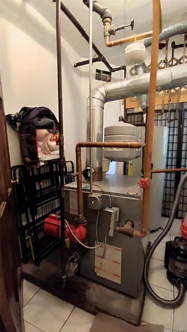 $2,570,000 | 81-77 Utopia Parkway | Jamaica Estates