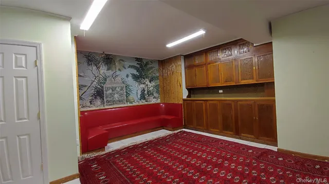 $2,570,000 | 81-77 Utopia Parkway | Jamaica Estates