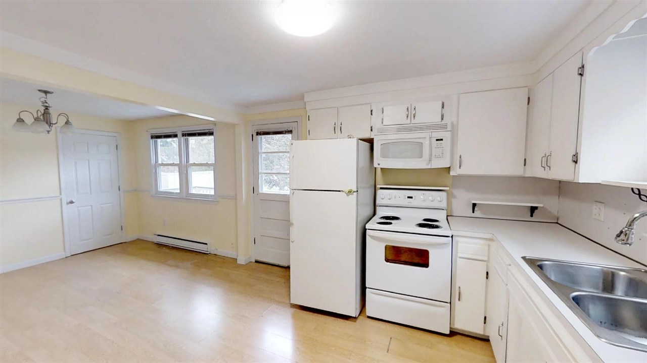 175 Smyth Road Manchester, NH 03104 - Photo 2 of 31