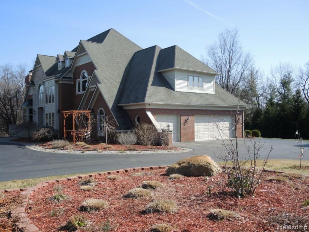 5405 Abbey Drive Rochester, MI 48306 - Photo 86 of 94 GarageView (Large).jpg