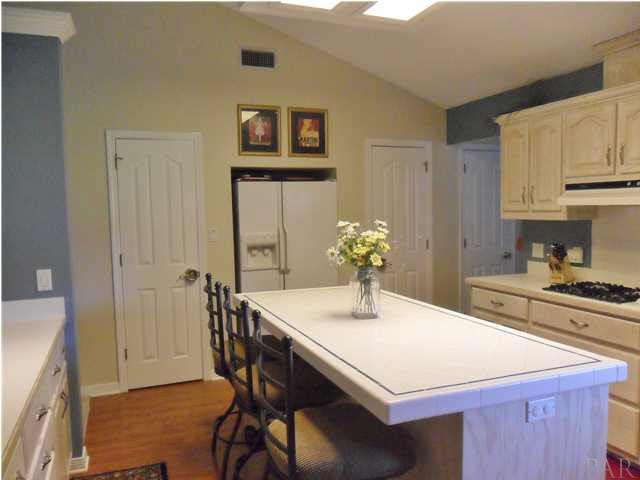 925 Farmington Road Pensacola, FL 32504 - Photo 13 of 19 Kitchen