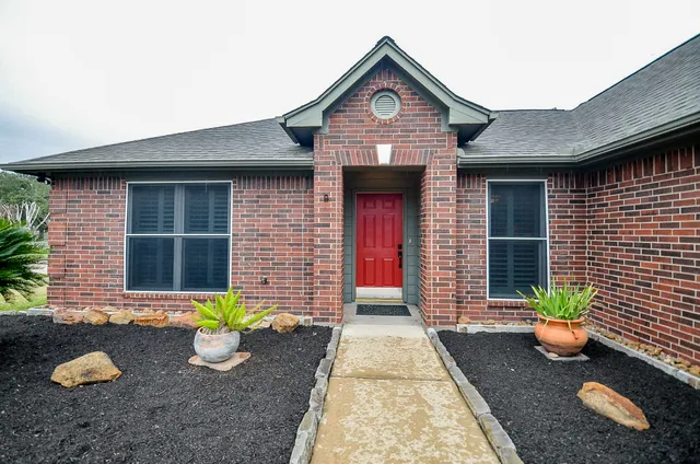 $296,000 | 4901 East Columbary Drive, Rosenberg, TX 77471