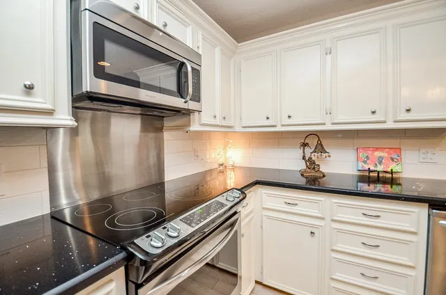 $296,000 | 4901 East Columbary Drive, Rosenberg, TX 77471