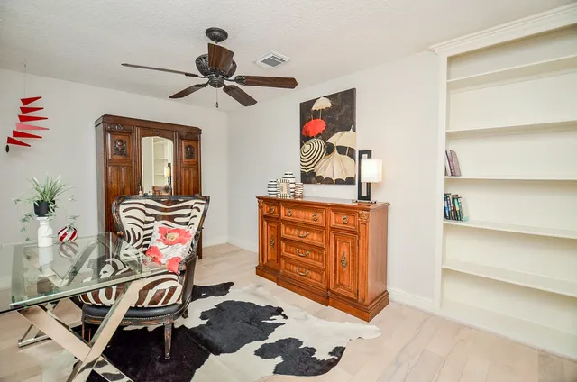 $296,000 | 4901 East Columbary Drive, Rosenberg, TX 77471