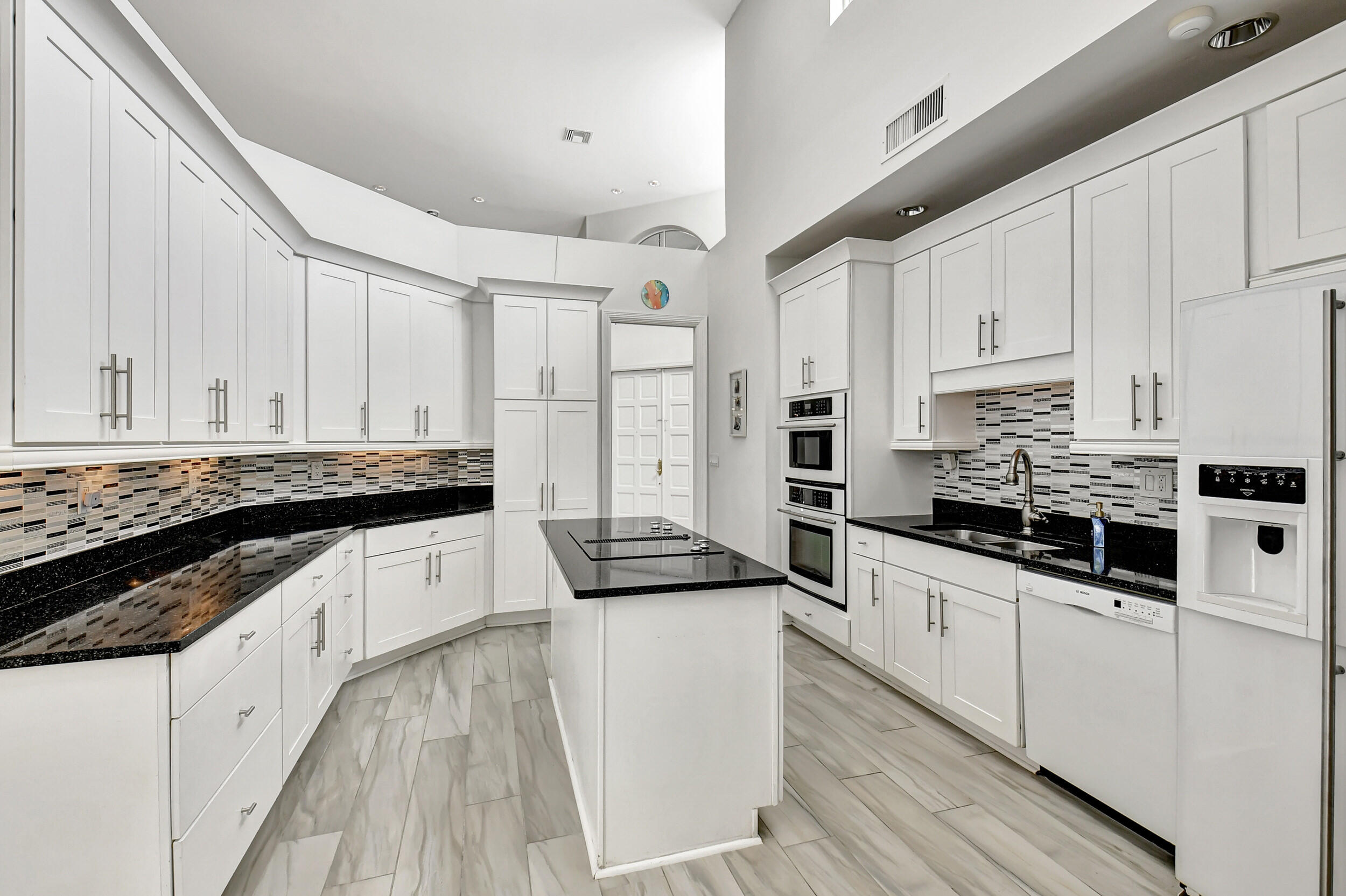 7190 Mallorca Crescent Boca Raton, FL 33433 - Photo 10 of 36 34_dsc_5580