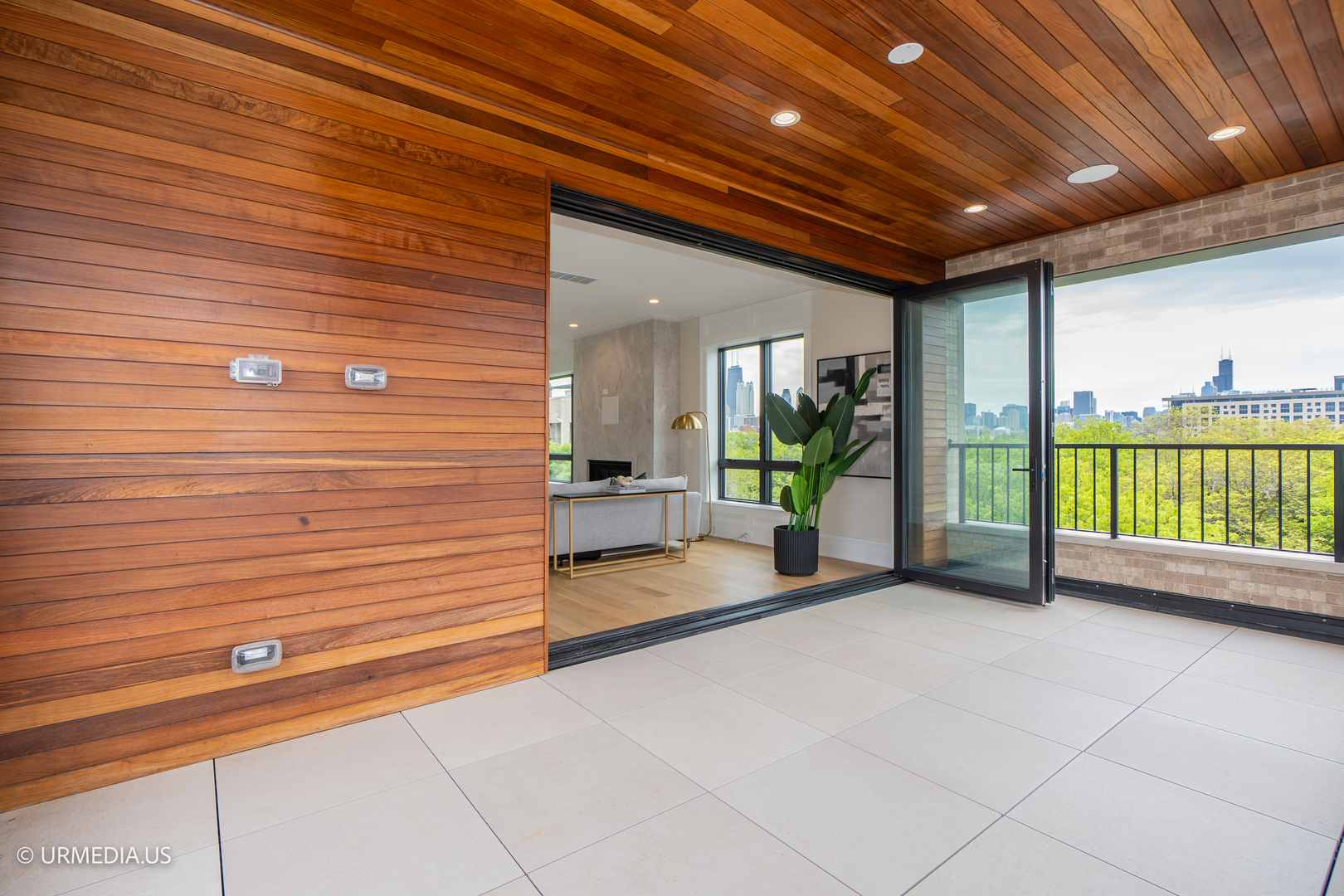 1812 North Howe Street, Unit PH Chicago, IL 60614 - Photo 5 of 40