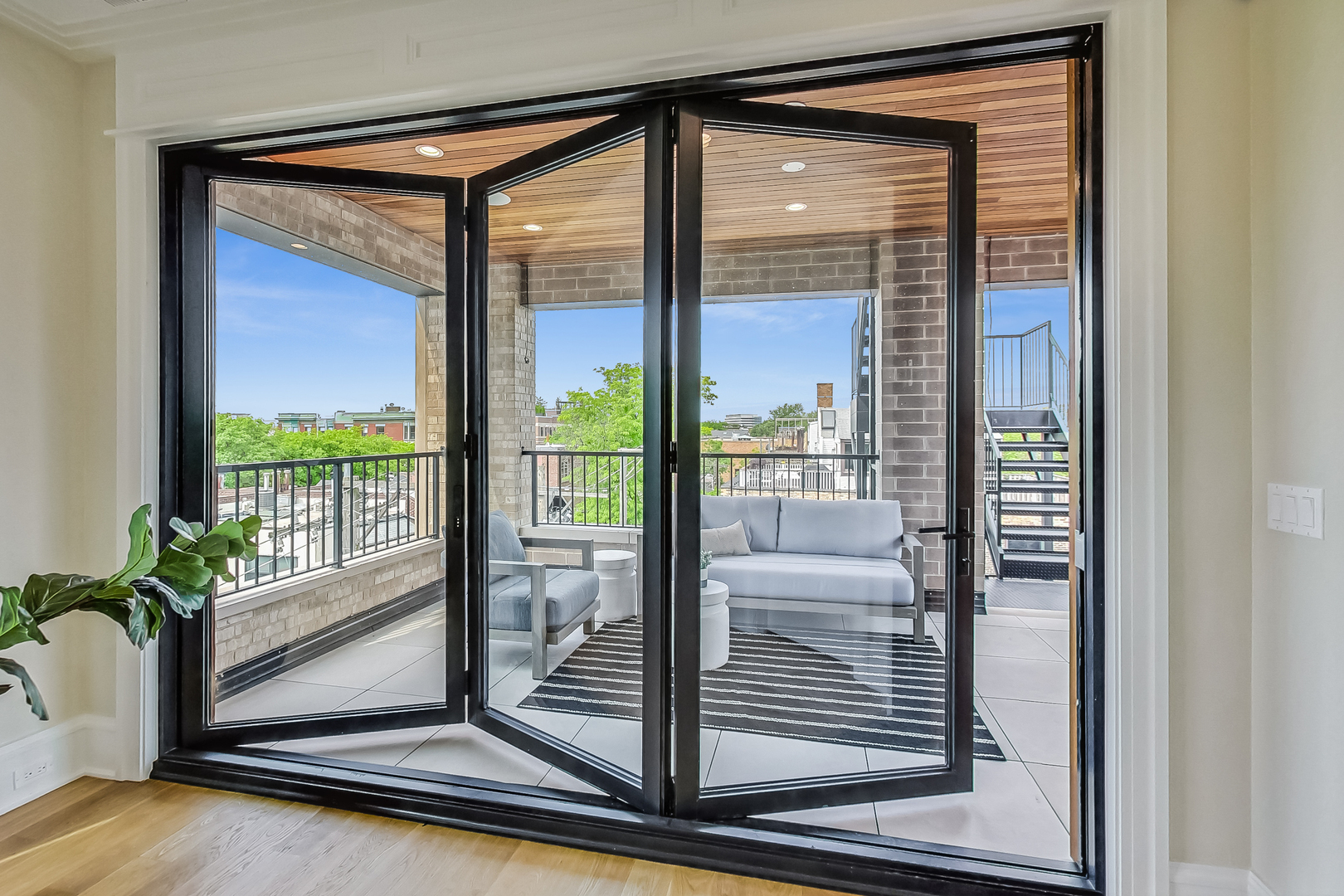 1812 North Howe Street, Unit PH Chicago, IL 60614 - Photo 6 of 40