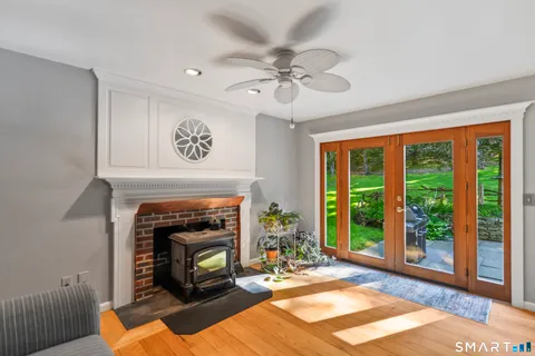$640,000 | 18 Gelding Hill Road, Newtown, CT 06482