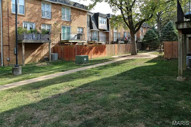 $135,000 | 1150 Rue La Chelle Walk, Unit 1150, Creve Coeur, MO 63141