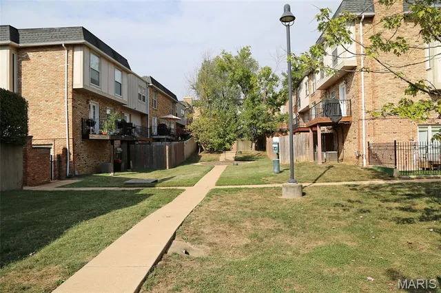 $135,000 | 1150 Rue La Chelle Walk, Unit 1150, Creve Coeur, MO 63141