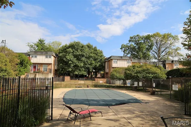 $135,000 | 1150 Rue La Chelle Walk, Unit 1150, Creve Coeur, MO 63141