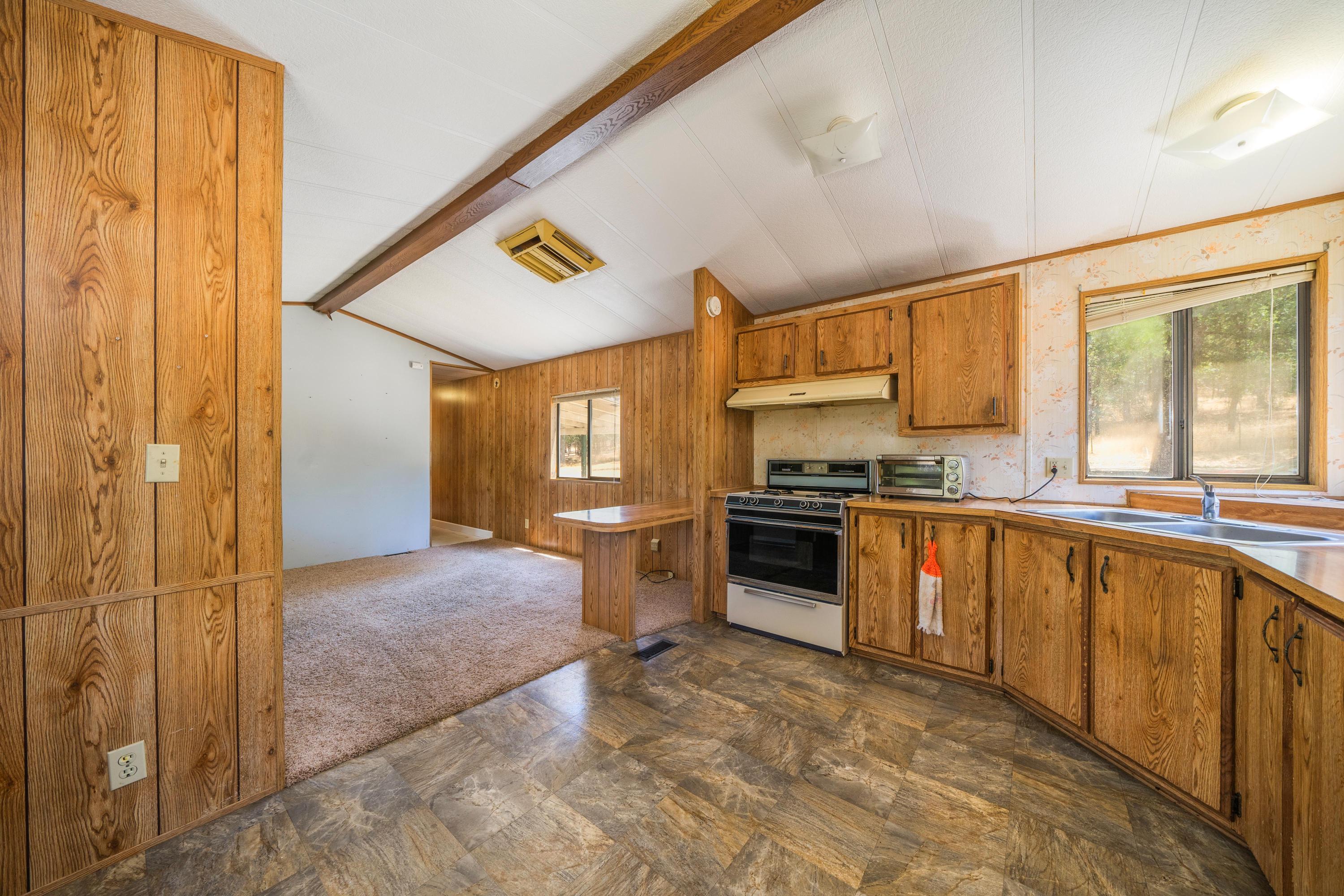 21325 Old Alturas Road Redding, CA 96003 - Photo 12 of 29 10810-30