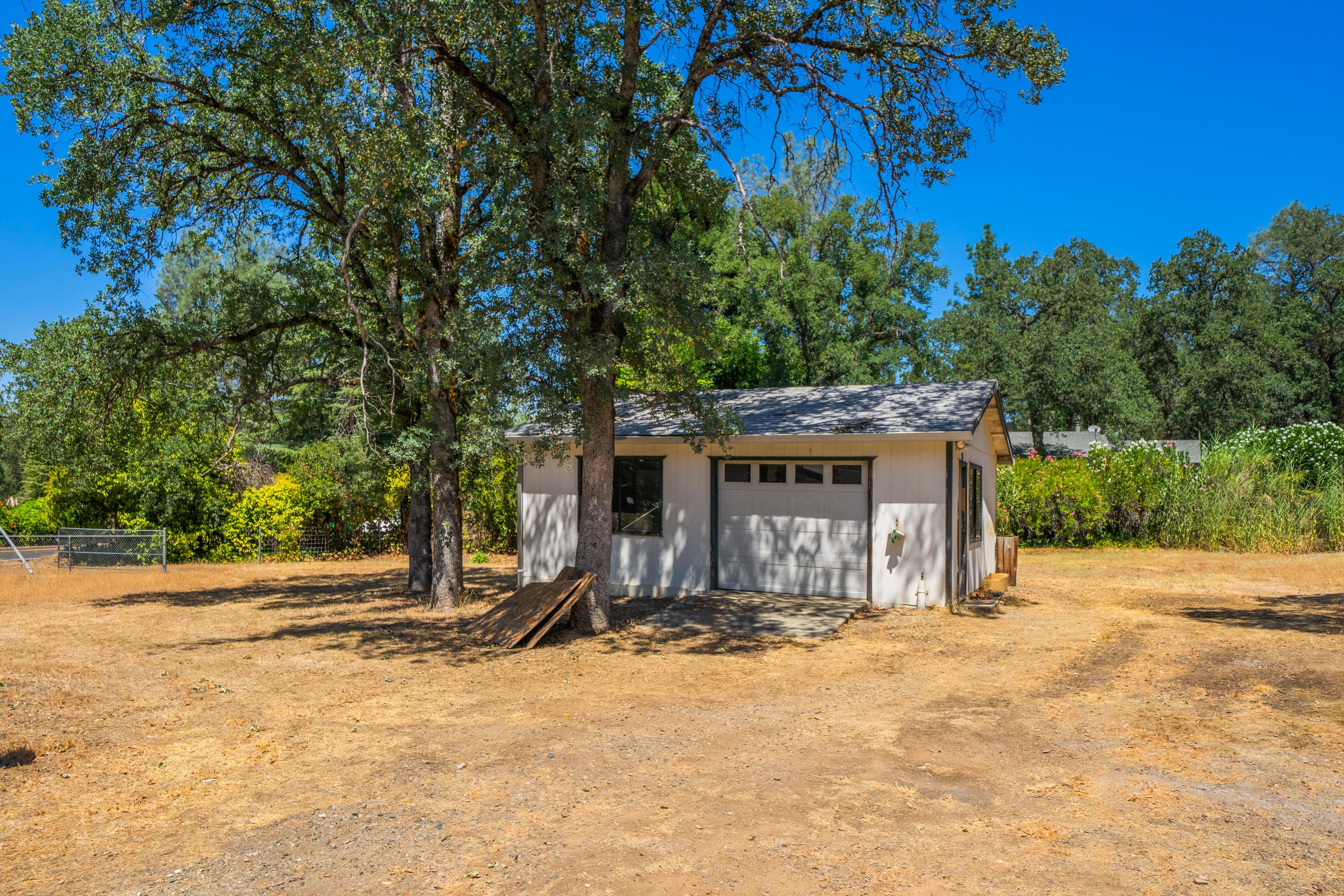 21325 Old Alturas Road Redding, CA 96003 - Photo 17 of 29 10810-16