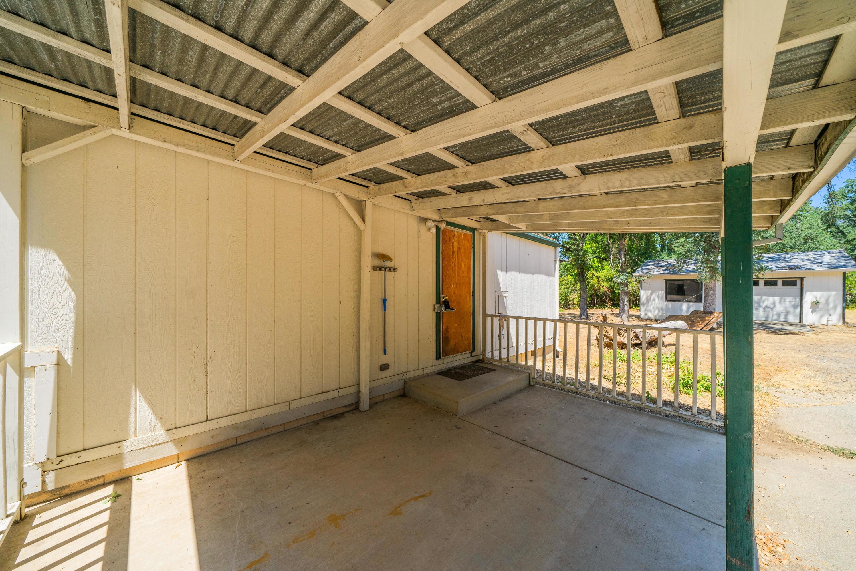 21325 Old Alturas Road Redding, CA 96003 - Photo 4 of 29 10810-17
